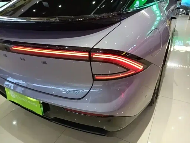 Xpeng P7+ — Фото автомобиля 7