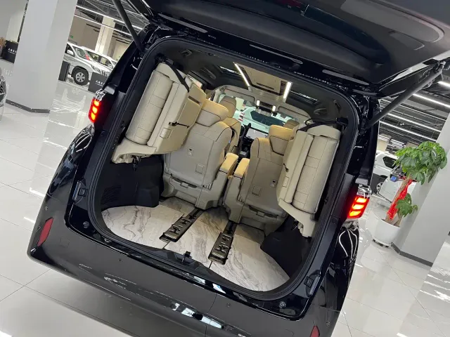 Toyota Alphard — Фото автомобиля 8