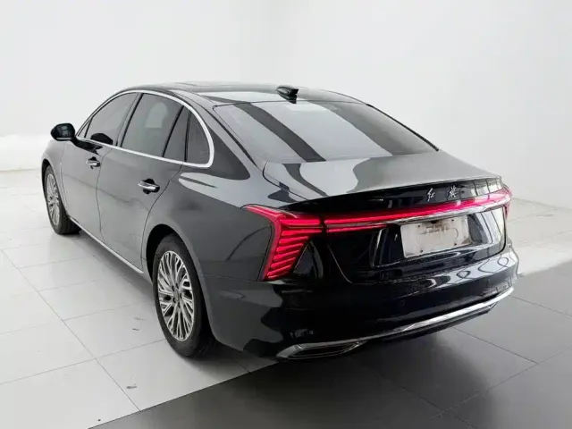 Hongqi H5 — Фото автомобиля 7