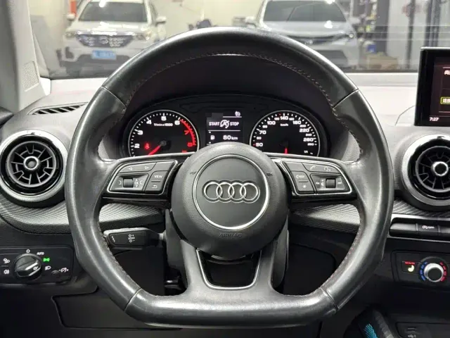 Audi Q2L — Фото автомобиля 8