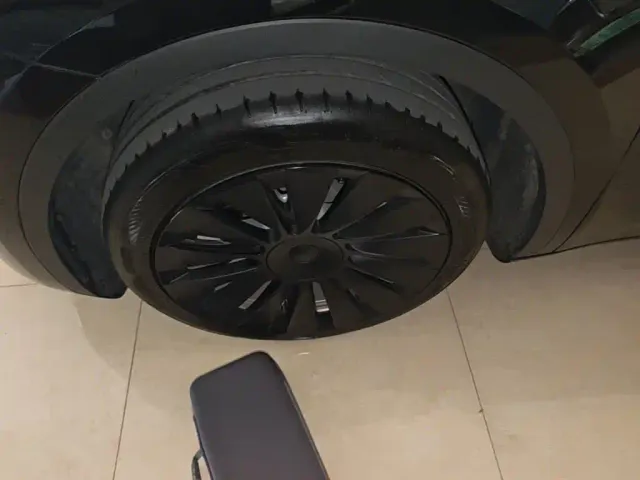 Tesla Model Y — Фото автомобиля 24