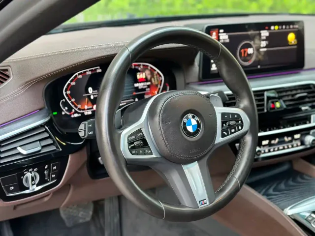BMW 5 Series — Фото автомобиля 9