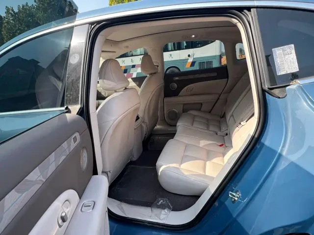 IM Motors LS6 — Фото автомобиля 5