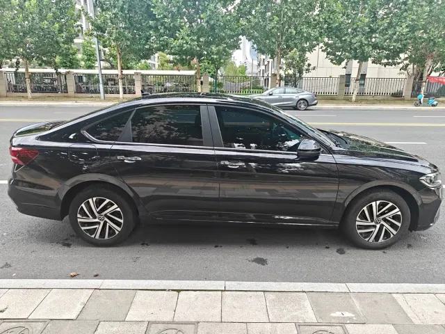 Volkswagen Lavida — Фото автомобиля 9