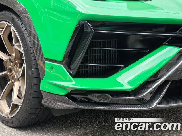 Lamborghini Urus — Фото автомобиля 16