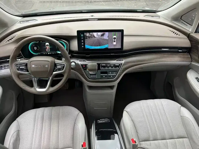 Roewe iMAX8 — Фото автомобиля 6