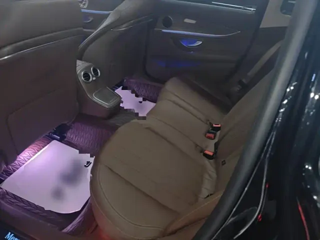 Mercedes-Benz E-Class — Фото автомобиля 16