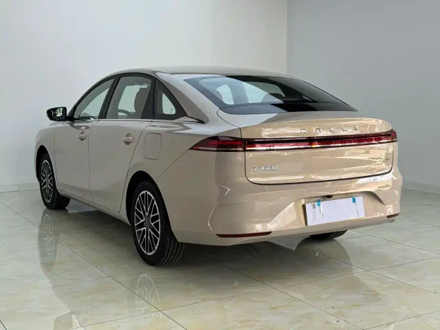 Roewe i6 — Фото автомобиля 7