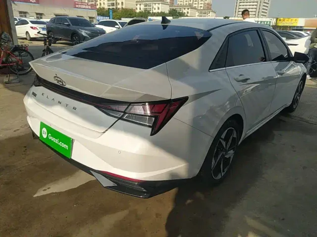 Hyundai Elantra — Фото автомобиля 6