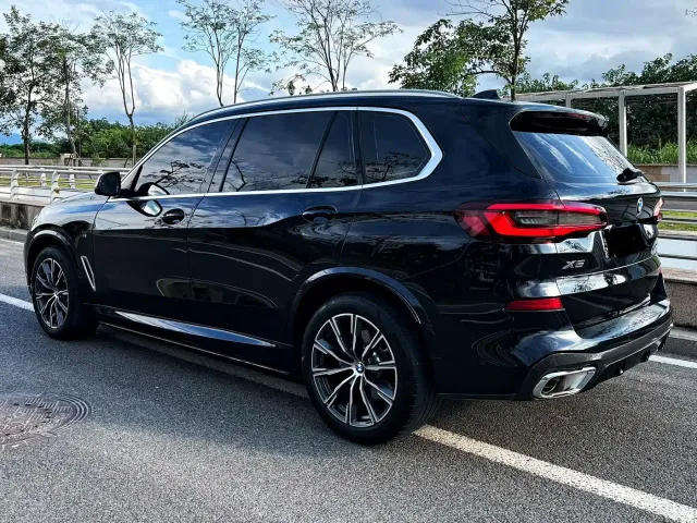BMW X5 — Фото автомобиля 4