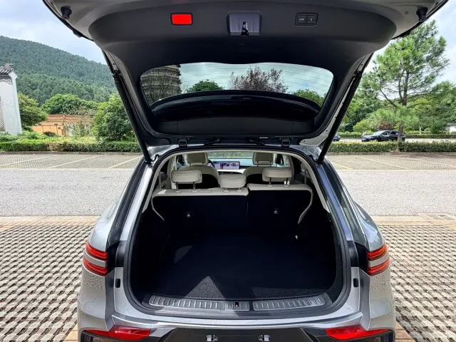 Genesis GV70 — Фото автомобиля 22