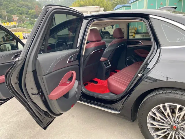 Hongqi H5 — Фото автомобиля 10