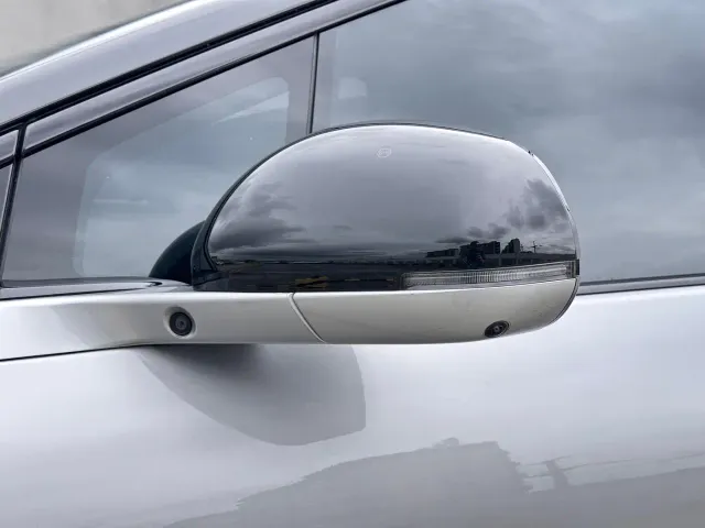 Li Auto i8 — Фото автомобиля 8
