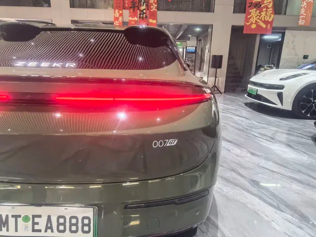 Zeekr 007 GT — Фото автомобиля 30