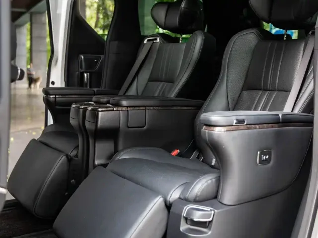 Toyota Alphard — Фото автомобиля 5