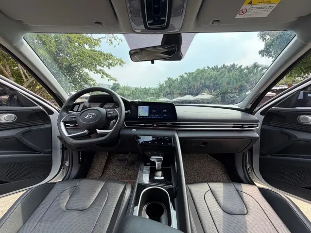 Hyundai Elantra — Фото автомобиля 19