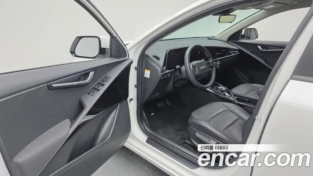 Kia Niro Niro (New) — Фото автомобиля 10