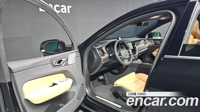 Volvo XC60 Generation 2 — Фото автомобиля 10