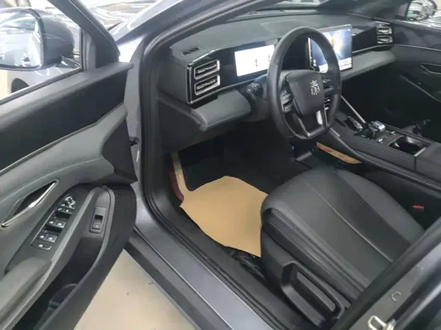 BYD Qin L — Фото автомобиля 15