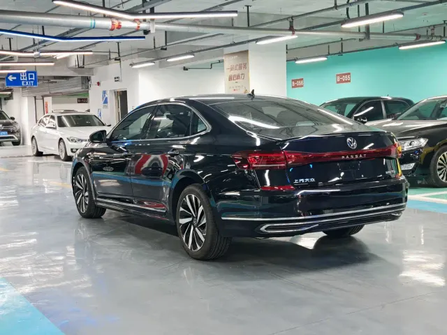 Volkswagen Passat — Фото автомобиля 17