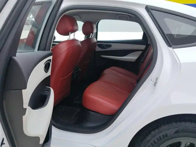 BYD Seal 05 DM-i — Фото автомобиля 11