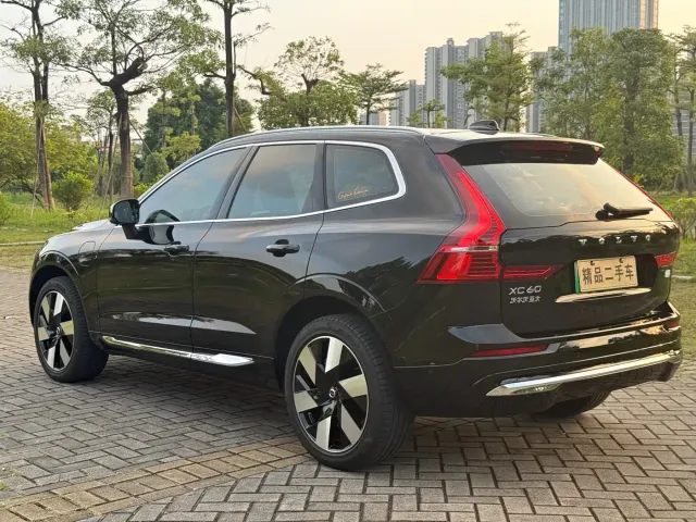 Volvo XC60 — Фото автомобиля 6