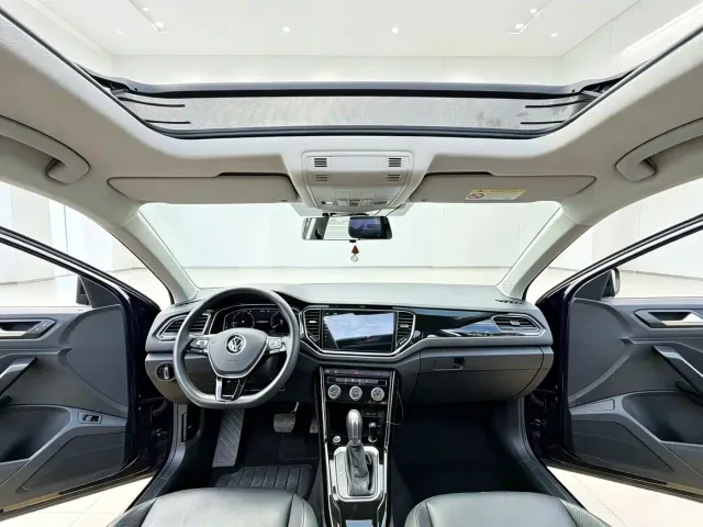 Volkswagen T-Roc — Фото автомобиля 11