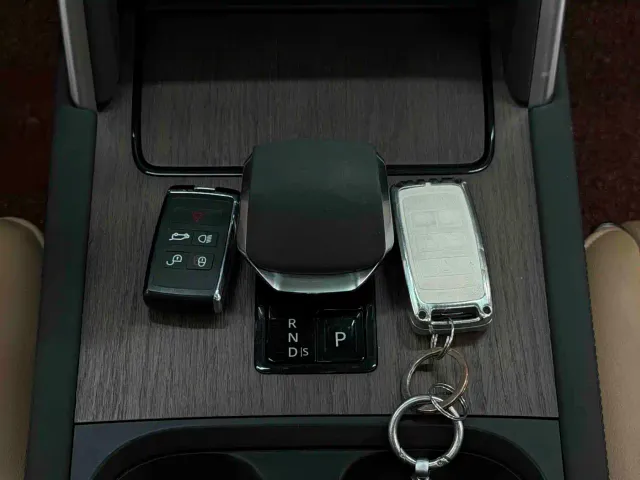 Land Rover Discovery Sport — Фото автомобиля 12