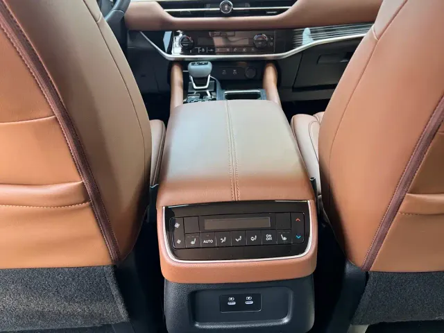 Nissan Terra — Фото автомобиля 12