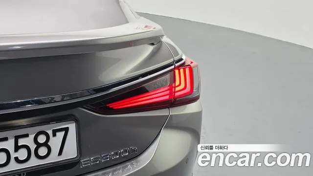 Lexus ES 7th Gen — Фото автомобиля 8