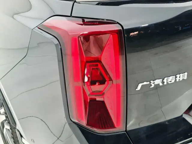 GAC Trumpchi GS8 — Фото автомобиля 13
