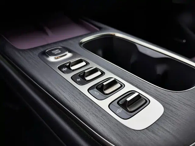 Xiaomi SU7 — Фото автомобиля 13