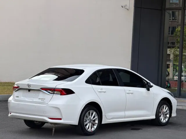 Toyota Corolla — Фото автомобиля 8