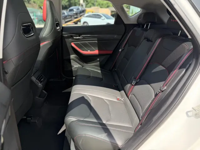Geely Emgrand S — Фото автомобиля 15