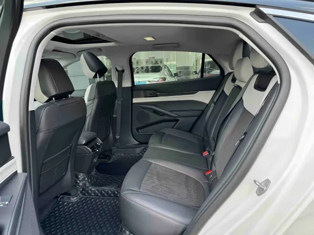 Ford Mondeo — Фото автомобиля 6