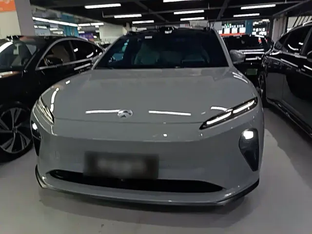 Nio ET5 Touring — Фото автомобиля 2