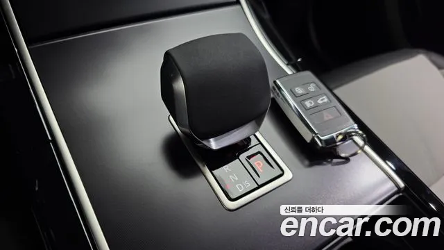 Land Rover Range Rover Velar Range Rover Velar 2.0 P250 Dynamic SE — Фото автомобиля 13