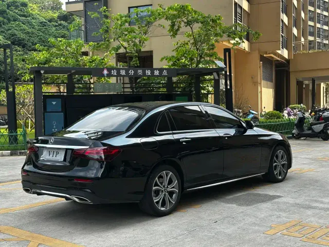 Mercedes-Benz E-Class — Фото автомобиля 6