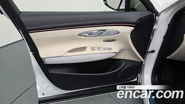 Genesis GV70 — Фото автомобиля 13