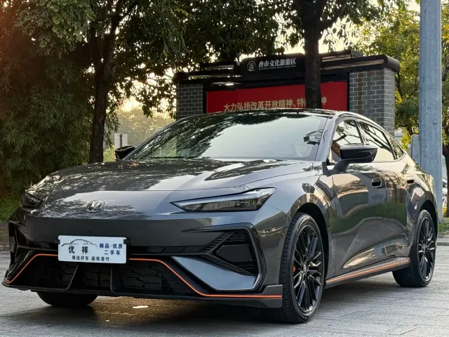 Фотография автомобиля — Changan UNI-V