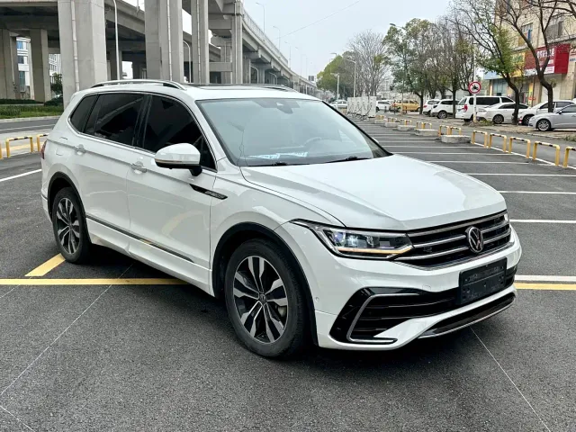 Volkswagen Tiguan L — Фото автомобиля 3