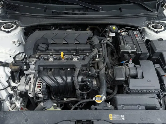Hyundai Elantra — Фото автомобиля 13