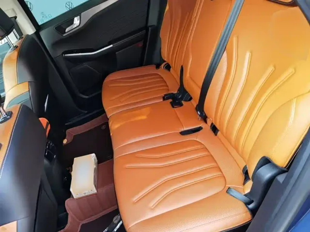 Ford Escape — Фото автомобиля 16