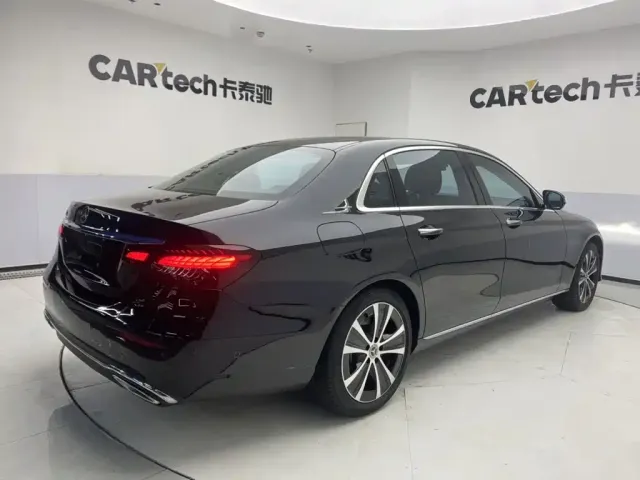 Mercedes-Benz E-Class — Фото автомобиля 5