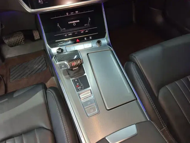 Audi A6L — Фото автомобиля 13