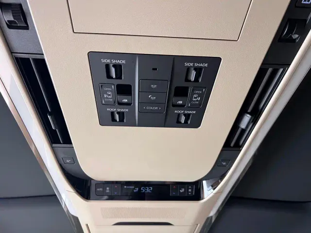 Toyota Alphard — Фото автомобиля 30