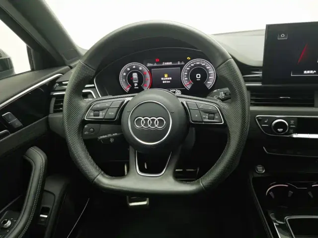 Audi A4L — Фото автомобиля 11