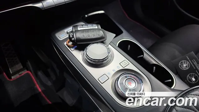 Genesis GV70 2.5T Бензин 2WD — Фото автомобиля 9
