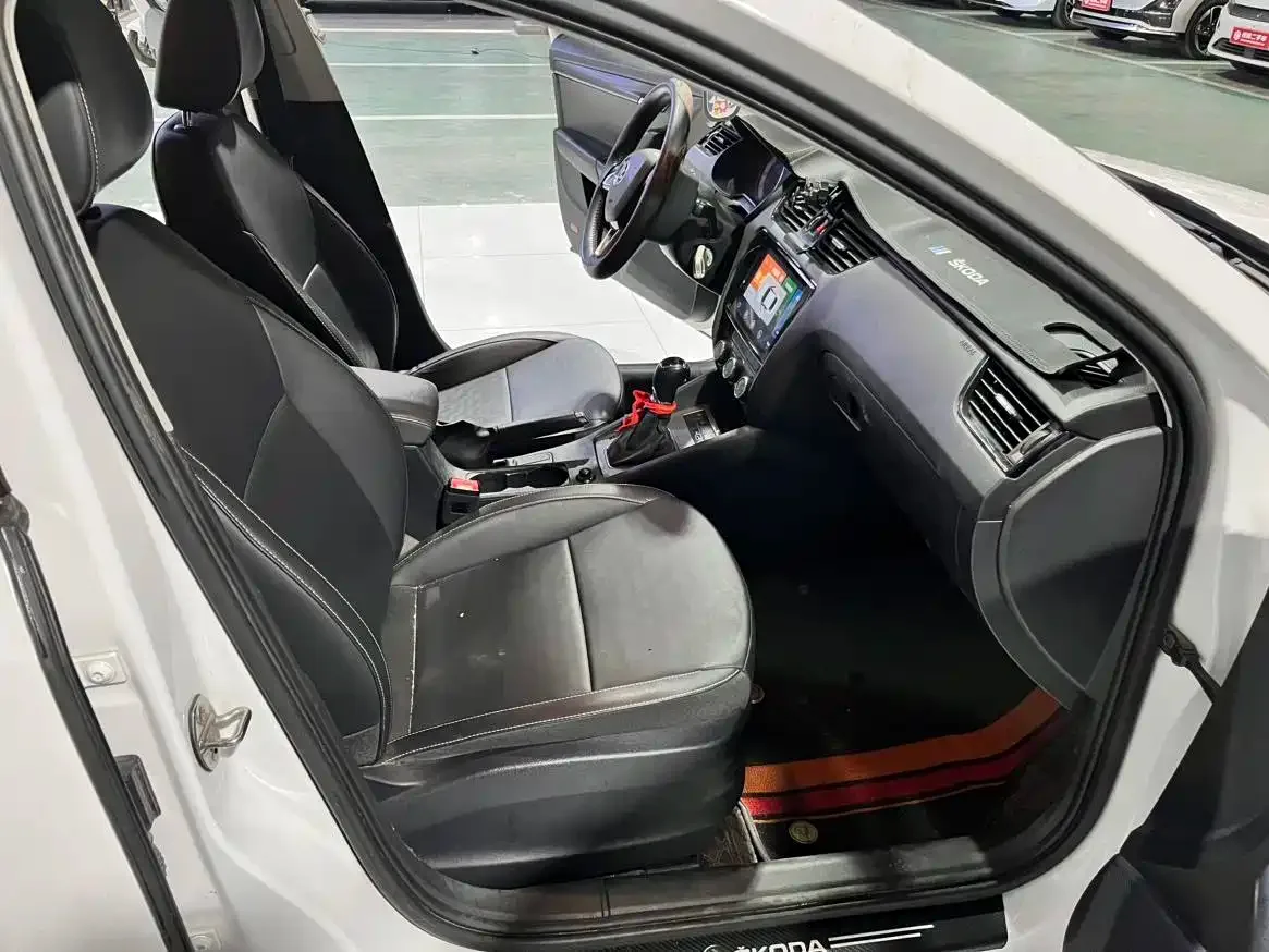 Škoda Octavia 2022 1.5L Automatic Comfort Edition — Фото автомобиля 9
