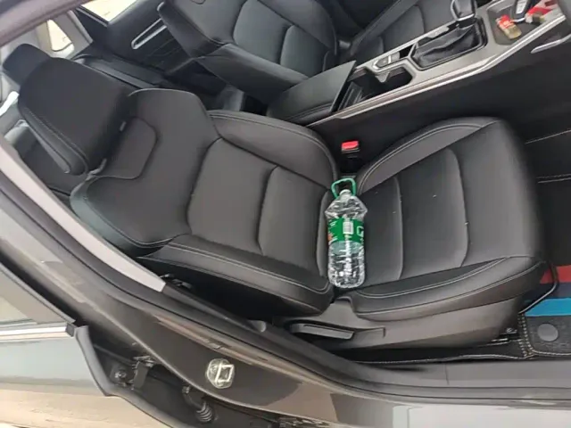 Geely Emgrand — Фото автомобиля 24